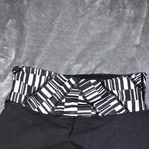 size 2 lululemon wunder under 7/8 pants